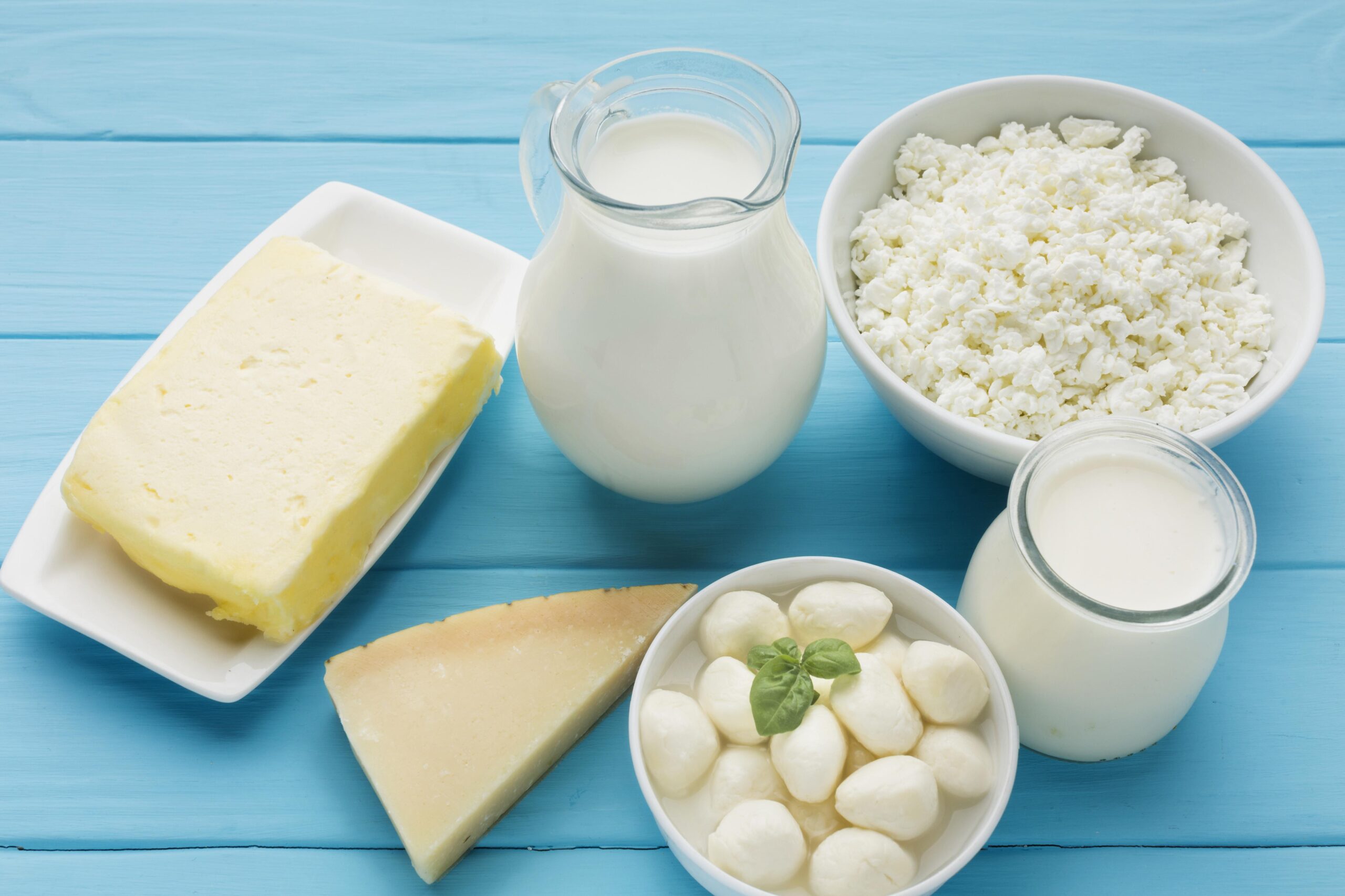 Assortment of dairy products or foods rich in lactose.